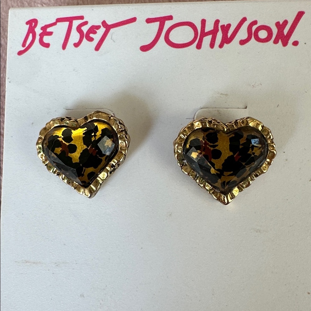 Vintage Betsey Johnson Leopard Heart Stud Earrings Gold Tone Retired Rare
